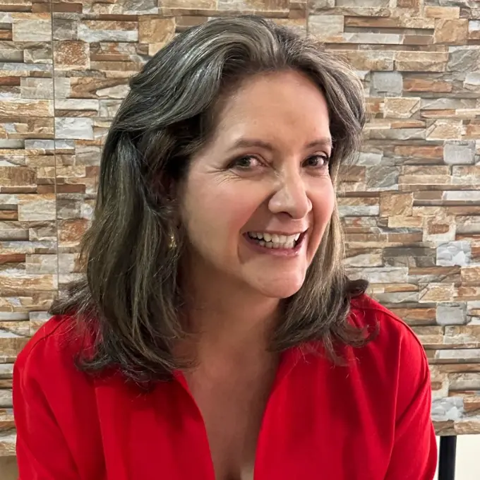 Pilar Ortiz, coach ejecutiva bilingüe y ex directora de noticias de Univision